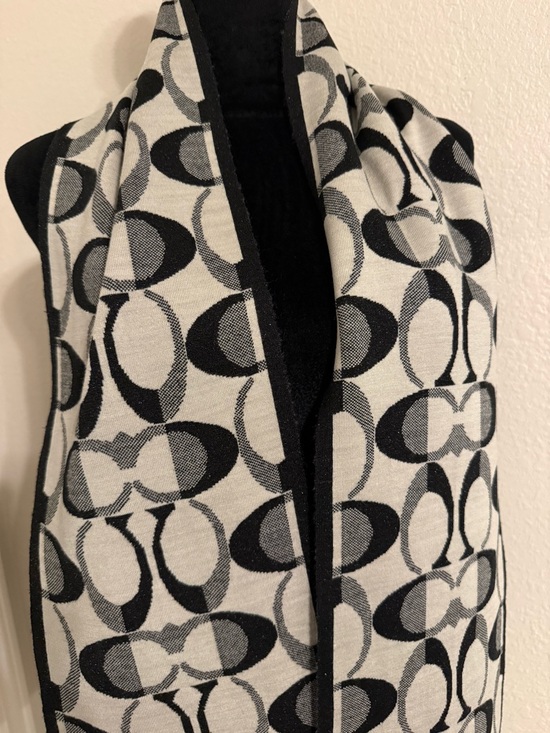 Coach Black & Cream Signature Logo Jacquard Scarf - Picture 2 of 5